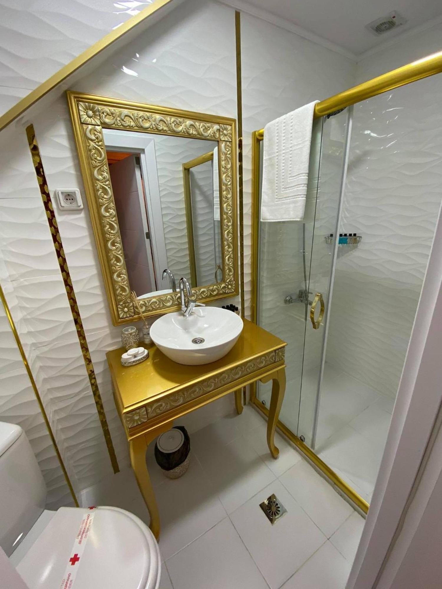 Otantik Hotel Szumen